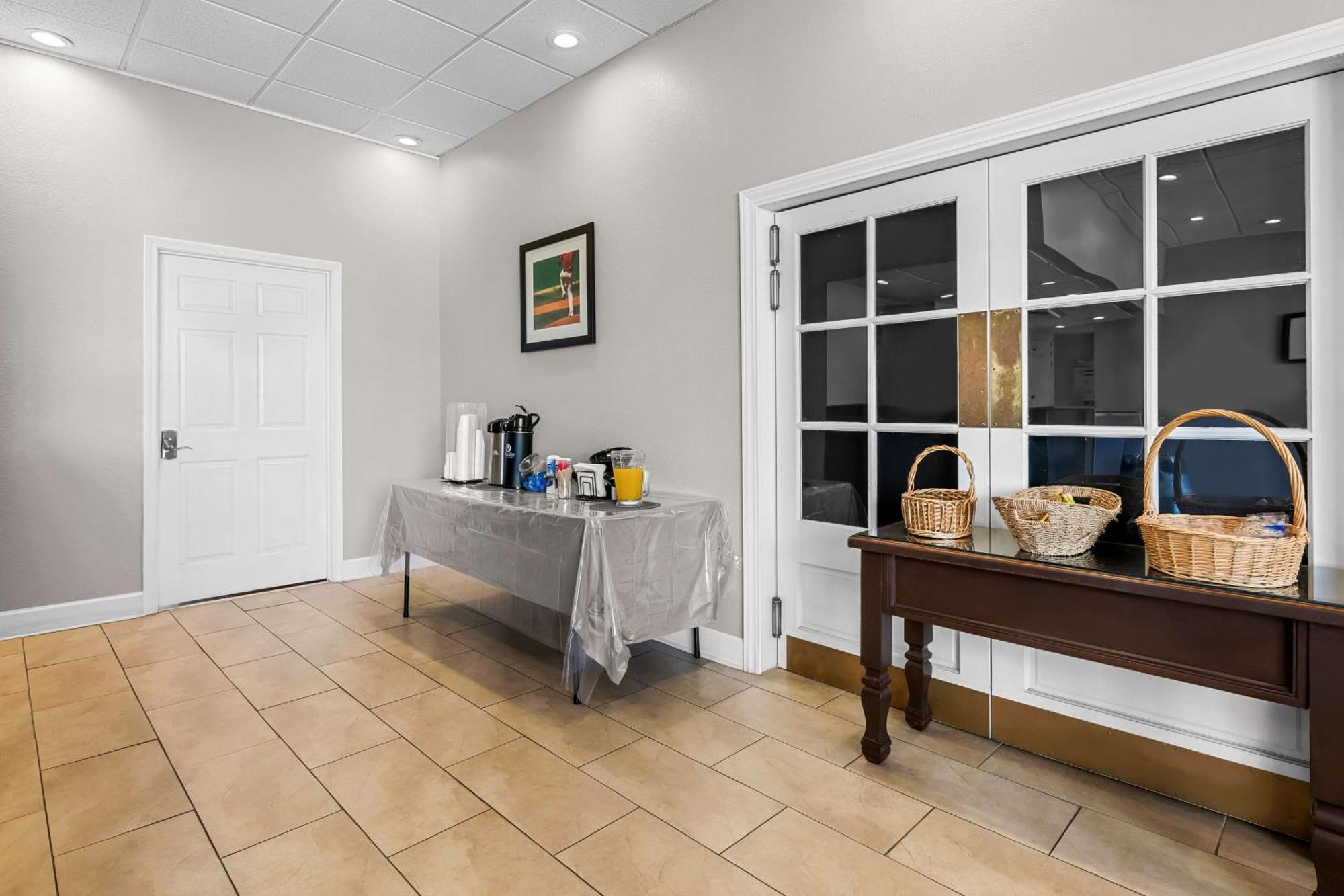 Americas Best Value Inn Hamilton 外观 照片