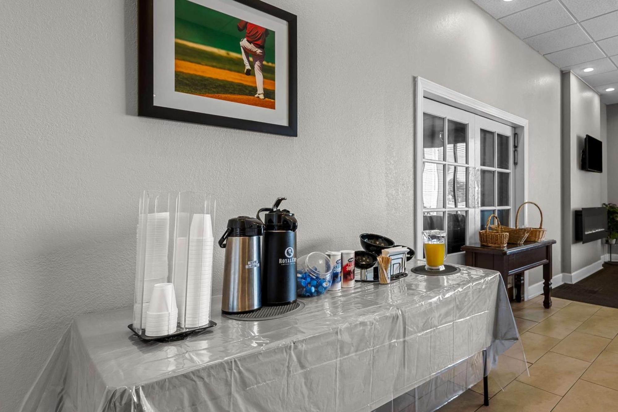 Americas Best Value Inn Hamilton 外观 照片