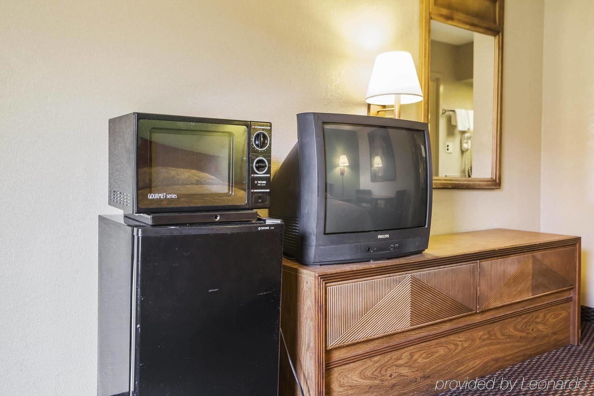 Americas Best Value Inn Hamilton 外观 照片